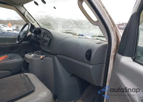 2003 Ford E-250 Commercial z USA, uszkodzony, nr VIN 1FTNE24283HB69400